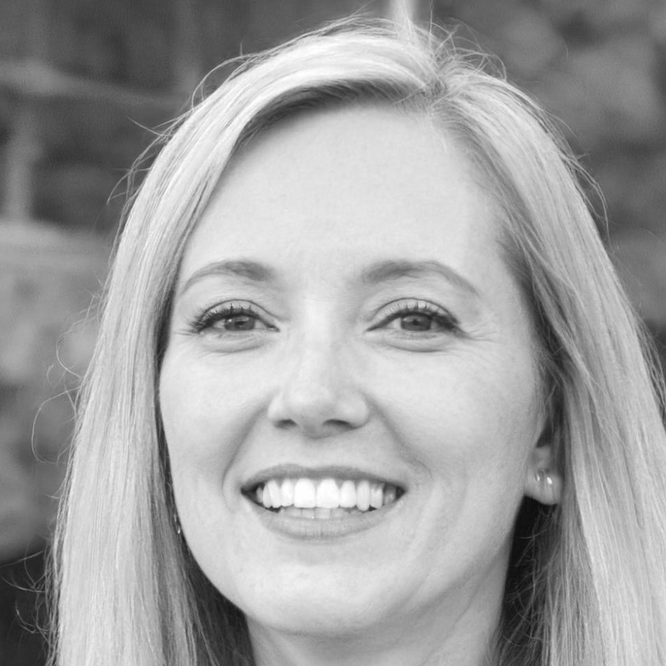 Portrait of Luckyvibeworld instructor Aoife Dunbar